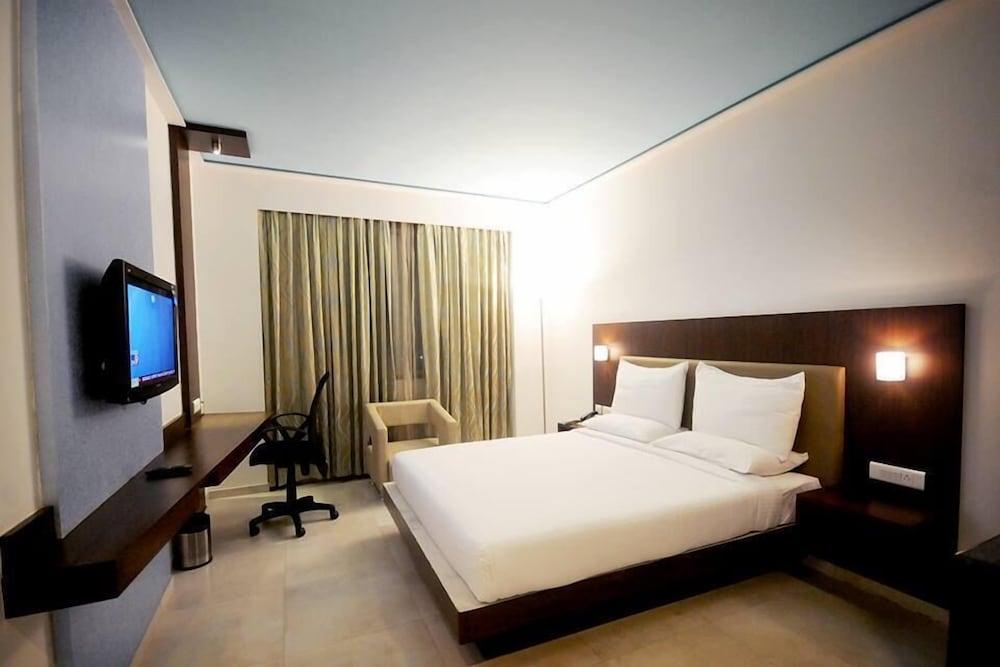 The Verda Saffron Hotel Mangalore Exterior photo